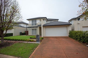 Superb Luxe 5BR House@point Cook Near Lake - Sydney 4u 0