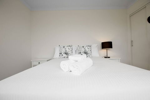 Superb Luxe 5BR House@point Cook Near Lake - Sydney 4u 6