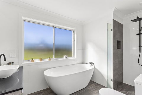 Whale Studio 1a Ocean Street - Accommodation Sydney 7