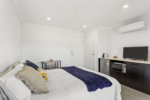 Whale Studio 1a Ocean Street - Accommodation Sydney 4