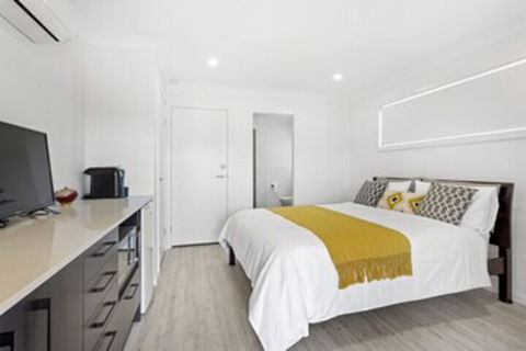 Dolphin Studio Apartment 1a Ocean Street - Accommodation Sydney 0