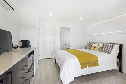 Dolphin Studio Apartment 1a Ocean Street - Accommodation Sydney 6