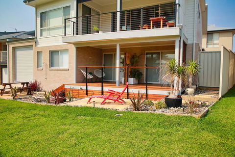 Dolphin Studio Apartment 1a Ocean Street - Accommodation Sydney 2