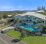 Beachside luxury Sunrise Beach - Sydney 4u