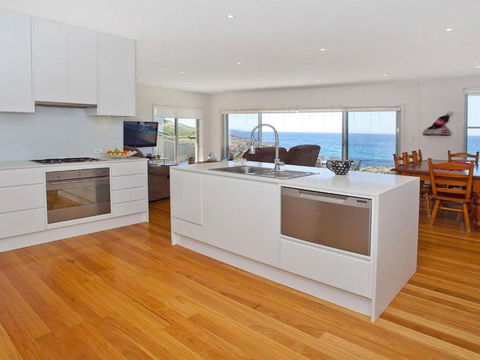 Aqua Views Over Jones Beach - Accommodation Sydney 5
