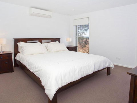 Aqua Views Over Jones Beach - Accommodation Sydney 1