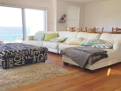 Aqua Views Over Jones Beach - Accommodation Sydney 3