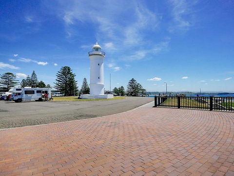 Aqua Views Over Jones Beach - Accommodation Sydney 4
