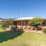Cudgee Quaint Cottage With Separate Cabin - Accommodation Sydney 0