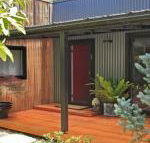 Lovett quirky stylish with a bush backdrop - Accommodation Sydney