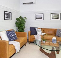 Ocean Mist Cottage across from pet friendly beach - Accommodation Sydney