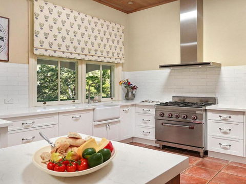 Redcourt Est 1904: Southern Highlands Elegance - Sydney 4u 6