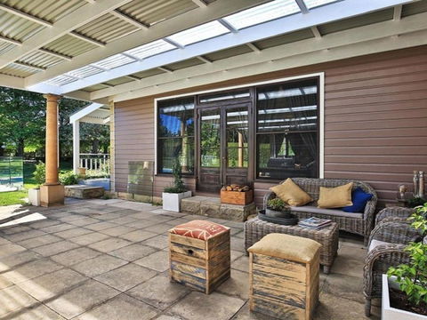 Sarnia Period Home In Garden Oasis With Pool - Accommodation Sydney 5