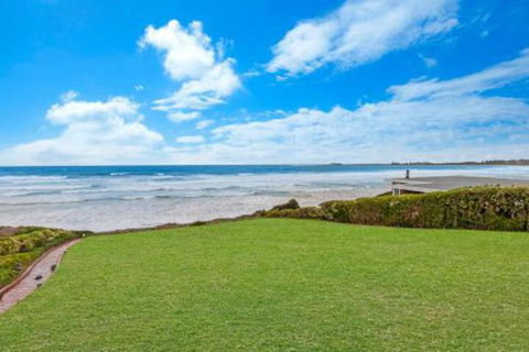Iluka Perched On East Beach - Sydney 4u 6