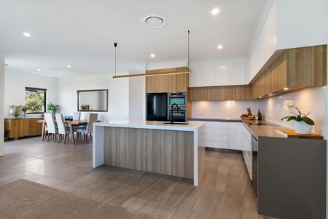 Penthouse Luxe Sunrise Beach - Sydney 4u 4