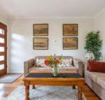 Spacious Bungalow5min walk to station5min to Box HillWiFiParking - Sydney 4u