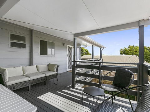 Surfs Up Peregian Beach - Accommodation Sydney 5
