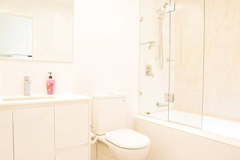 Spacious Central Apartment Walking Distance To Beach - Sydney Resort 7