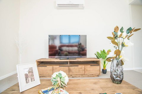 Spacious Central Apartment Walking Distance To Beach - Sydney Resort 6