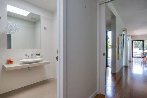 Kalina Retreat Tennis & Pool - Accommodation Sydney 2