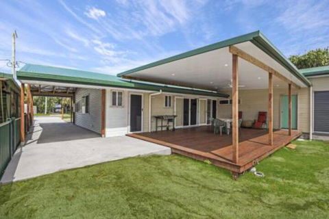 Beach Shack On Towners - Accommodation Sydney 0