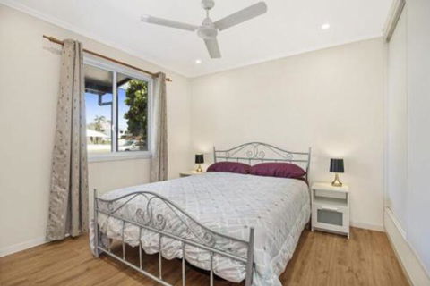 Beach Shack On Towners - Accommodation Sydney 7