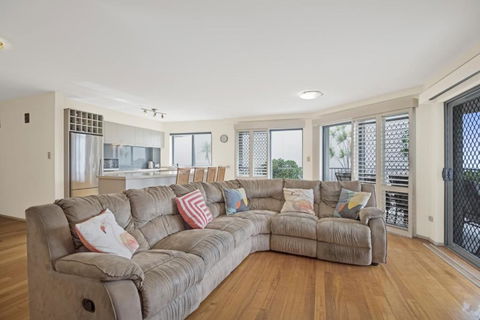 Breakwater Views Apartments - Accommodation Sydney 4