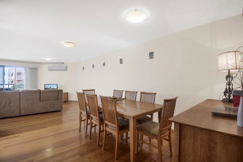 Breakwater Views Apartments - Accommodation Sydney 6