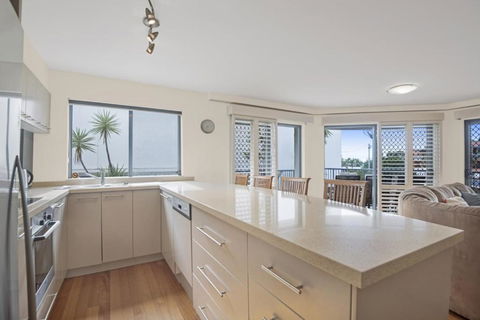 Breakwater Views Apartments - Accommodation Sydney 3