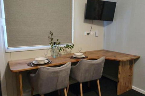 Cornwall House Accommodation - Sydney 4u 7