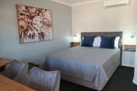 Cornwall House Accommodation - Sydney 4u 3