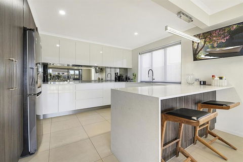 CANAL HOME NEAR MOOLOOLABA Kooringal - Sydney 4u 1