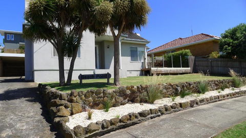 BEACHPOINT COTTAGE - Accommodation Sydney 2
