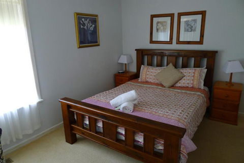 BEACHPOINT COTTAGE - Accommodation Sydney 4