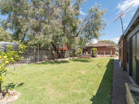 Family Foreshore Favourite - Accommodation Sydney 1