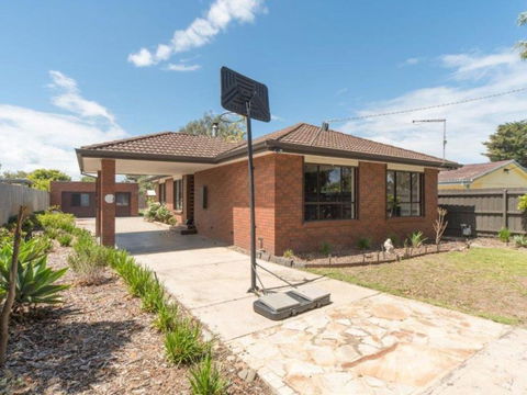 Family Foreshore Favourite - Accommodation Sydney 6