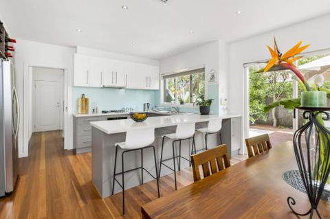 BANGALOW MORNINGTON - Sydney 4u 6