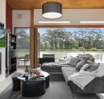 Casa sul lago quite simply a very special place - Accommodation Sydney