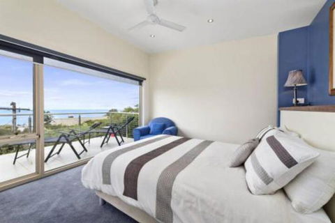 SEA SPECTACULAR Seconds From The Beach! - Accommodation Sydney 3