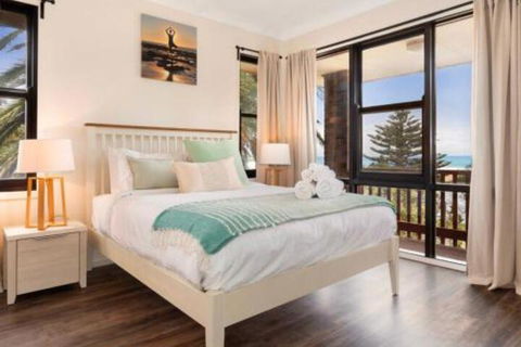 Seven Smiles Riverside Location & Ocean Views - Accommodation Sydney 3