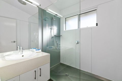 Stunning River House 51 Hilton Esplanade - Sydney 4u 7