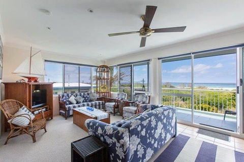 Home Away From Home With Sweeping Ocean Views Unit 12 60 Peregian Esplanade - Accommodation Sydney 6