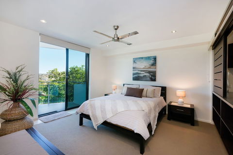 Stylish Beach Side Apartment Unit 5 33 Lorikeet Drive - Accommodation Sydney 1