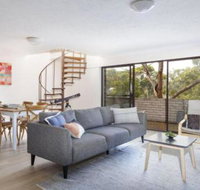 20 Booneroo  Walk To The Beach - Accommodation Sydney