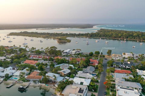 Walk To Hastings Street Noosa Sound - Sydney 4u 3