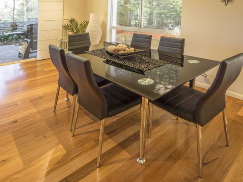Championship Golf Course On Your Back Door - Sydney 4u 5