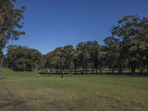 Championship Golf Course On Your Back Door - Sydney 4u 2