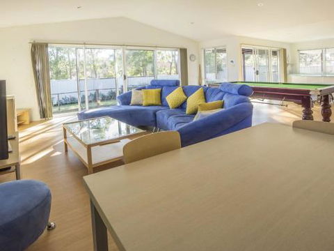 Conley Ave 8 Pet Friendly OUTSIDE Only - Sydney 4u 3