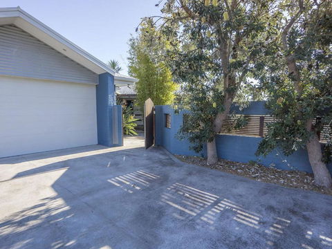 Conley Ave 8 Pet Friendly OUTSIDE Only - Sydney 4u 4