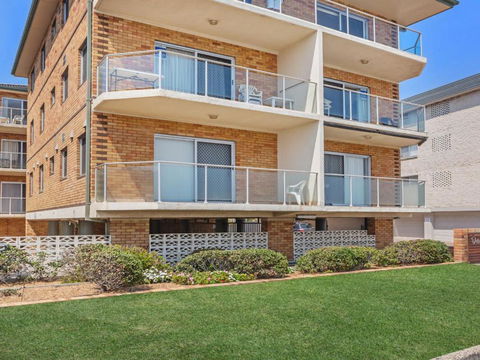 Debra Court 11 - Sydney 4u 2